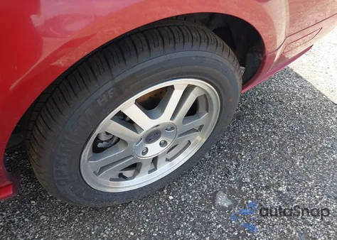 2005 Ford Mustang Gt Deluxe/Gt Premium z USA, uszkodzony, nr VIN 1ZVHT82H055176498